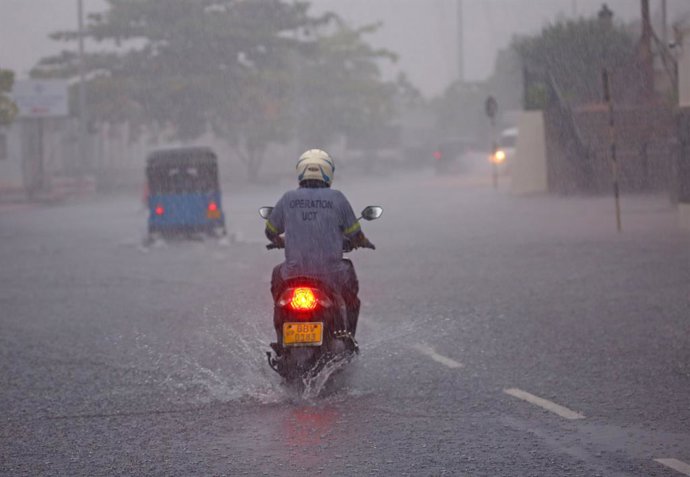 Archivo - Imagen de archivo de fuertes lluvias en Sri Lanka.