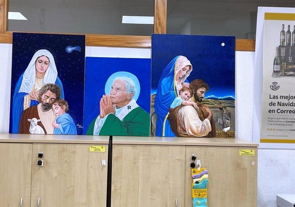 La exposición impulsada por Correos en Dos Hermanas (Sevilla) del artista local Paco Ribas, inspiradas en escenas costumbristas y navideñas.