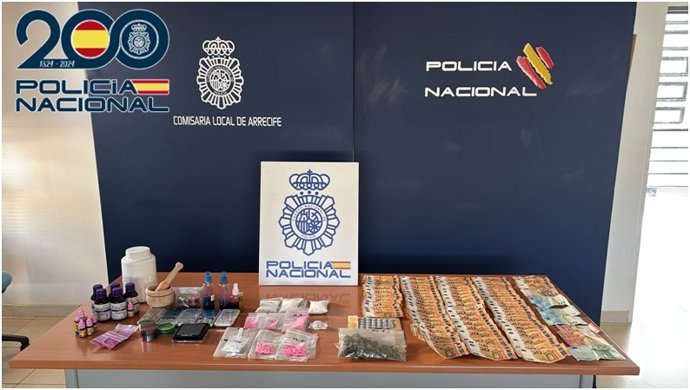 Droga, dinero y utensilios intervenidos por la Policía Nacional en una de las operaciones desarrolladas en Arrecife (Lanzarote)