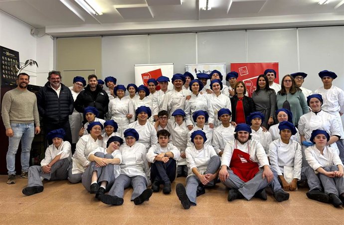 Participantes y jurado del concurso gastronómico organizado por Reyno Gourmet y el CI Burlada FP
