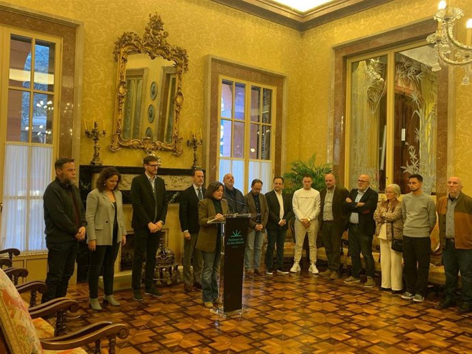 Los grupos parlamentarios en la lectura del manifiesto de apoyo a la investigación de la enfermedad del Noma