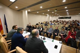 Acto de apertura de la Escuela de Acogida para recibir a los nuevos funcionarios que se han incorporado a la Junta de Andalucía en Granada.