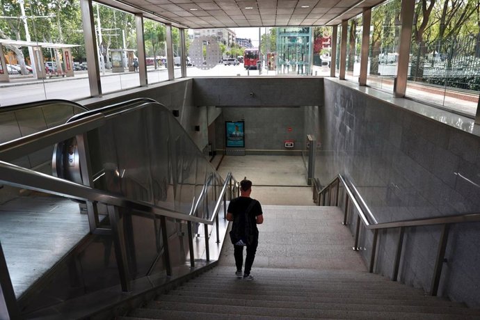 Archivo - Estación de metro del Prado de San Sebastián (Sevilla).