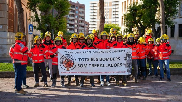 87 Bomberos Voluntarios De 13 Parques De Tarragona Y Terres De L'ebre (Tarragona) Presentan 3 Demandas Conjuntas Contra La Generalitat De Catalunya  Para Pedir Derechos Laborales