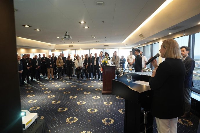 ISabel Blanco en su reunión con empresarios argentinos.