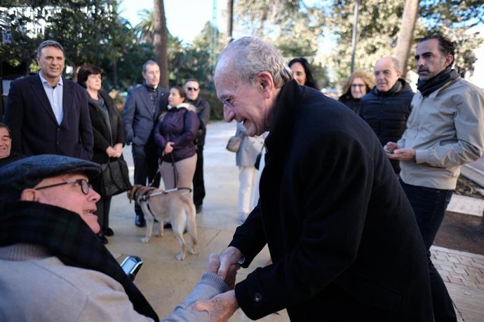 El alcalde de Málaga, Francisco de la Torre, ha asistido hoy al inicio de una nueva jornada sobre intermodalidad accesible en el transporte público.