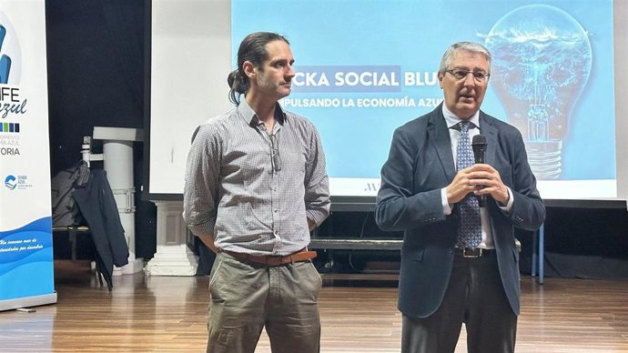 El presidente de la Diputación y alcalde de Rincón, Francisco Salado, ha inaugurado la sesión y ha destacado que "este hackatón forma parte del trabajo que desarrollamos desde El Arrecife Azul para impulsar proyectos que miran hacia el mar"