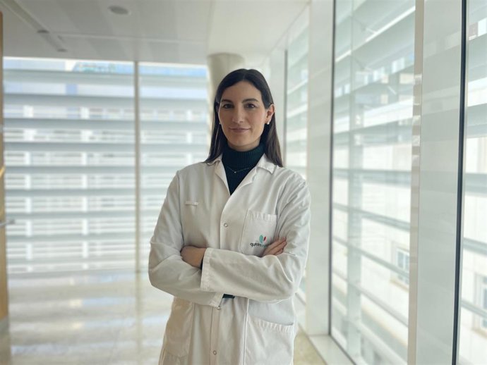 La doctora Lola Bursón, del Hospital Quirónsalud Infanta Luisa de Sevilla.