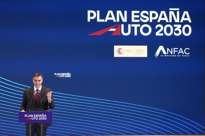 El presidente del Gobierno, Pedro Sánchez, interviene durante la clausura del acto de presentación del Plan España Auto 2030