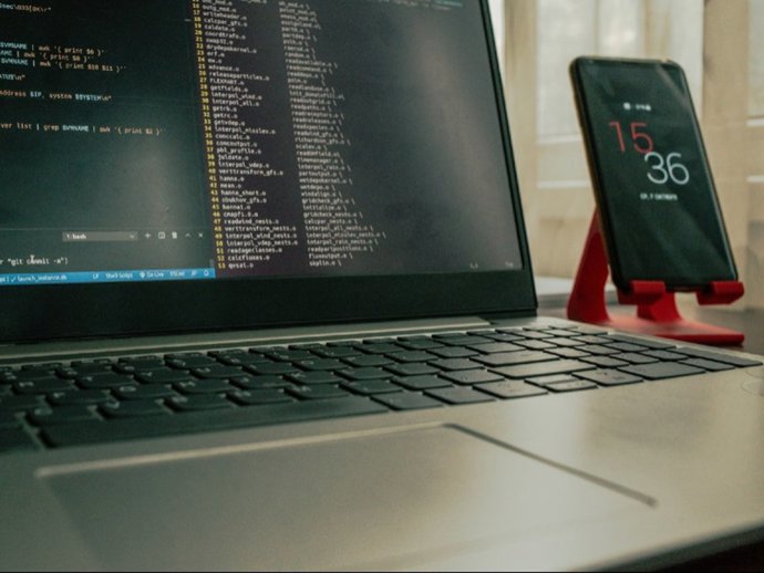 Archivo - Códigos en un ordenador.