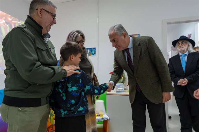 El alcalde de Sevilla, José Luis Sanz, en la inauguración del Centro de Atención Infantil Temprana.