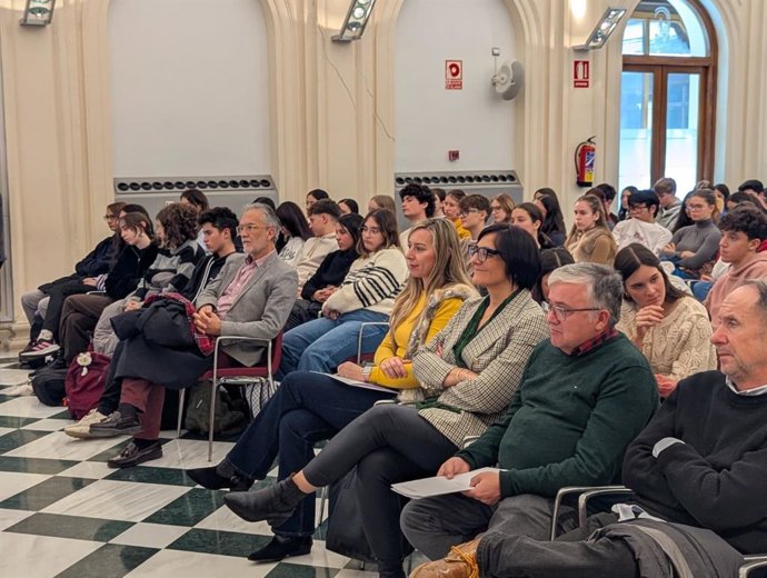 Estudiantes debaten sobre educación y la candidatura a la Capitalidad Cultural Europea 2031