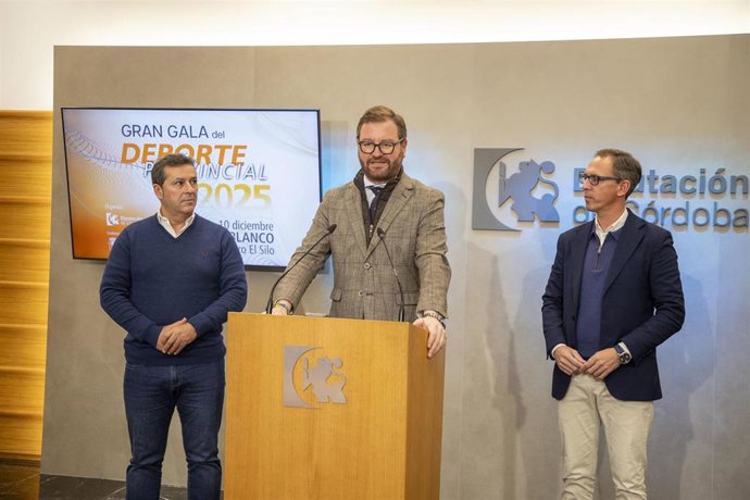 El delegado de Deportes de la Diputación de Córdoba, Antonio Martín (centro), presenta la Gran Gala del Deporte Provincial.