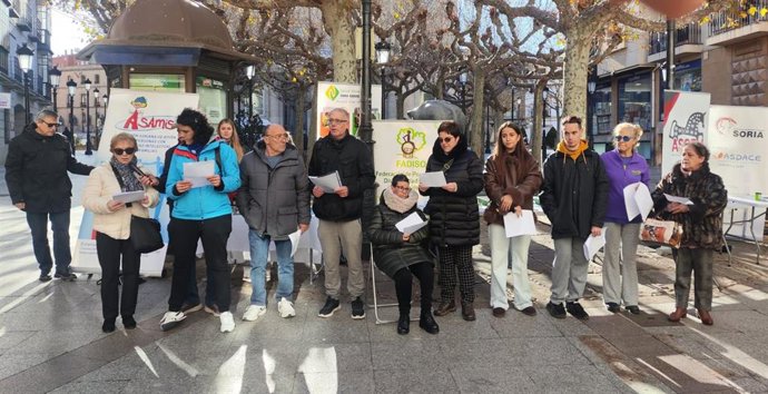 Lectura del manifiesto por distintas asociaciones de personas con discapacidad.