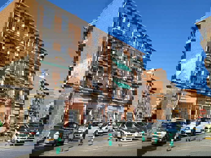 Bloque de viviendas de Torrijos en el que se ha tenido lugar la muerte de una mujer