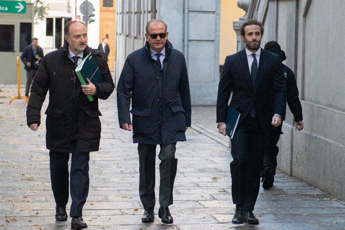 El exdirectivo de Acciona, Justo Vicente Pelegrini a su llegada al Tribunal Supremo, a 3 de diciembre de 2025, en Madrid (España)