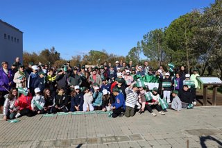 Celebración intergeneracional del Día de la Bandera de Andalucía en Marismas del Odiel.