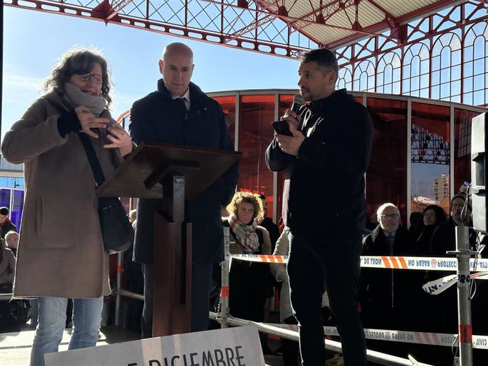 El alcalde de León, José Antonio Diez (centro), durante el acto en conmemoración del Día de la Discapacidad.