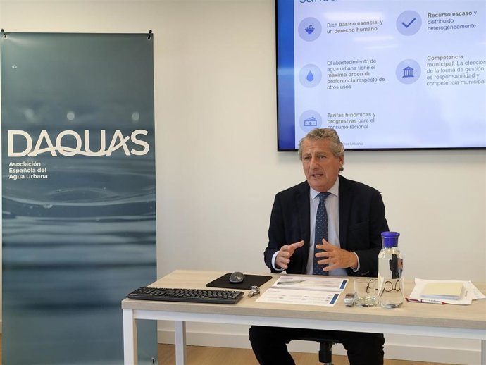 El presidente de la Asociación Española del Agua Urbana (DAQUAS), Jesús Maza, en rueda de prensa este miércoles.