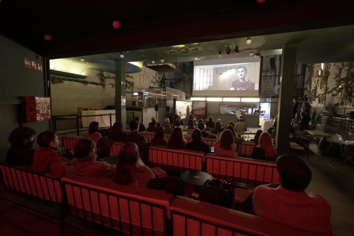 Gilead ha impulsado 'The moVIHe', un proyecto desarrollado junto a la Asociación RIS y dirigido por la doctora Inmaculada Jarrín, que ha dado lugar a tres cortometrajes proyectados en la Sala Equis de Madrid.