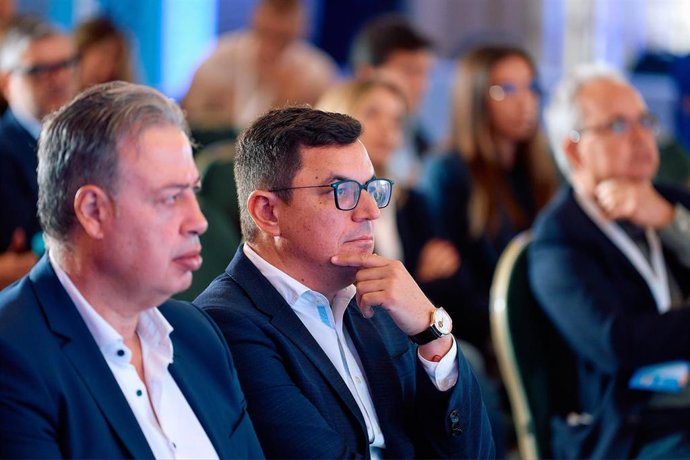 El consejero Pablo Rodríguez durante el I Congreso de Vivienda de Canarias