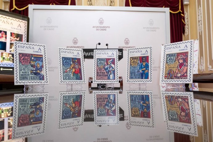 Sellos conmemorativos de los primeros premios del Concurso Oficial de Agrupaciones Carnavalescas (COAC) de 2025 y del ganador del certamen de Romanceros.