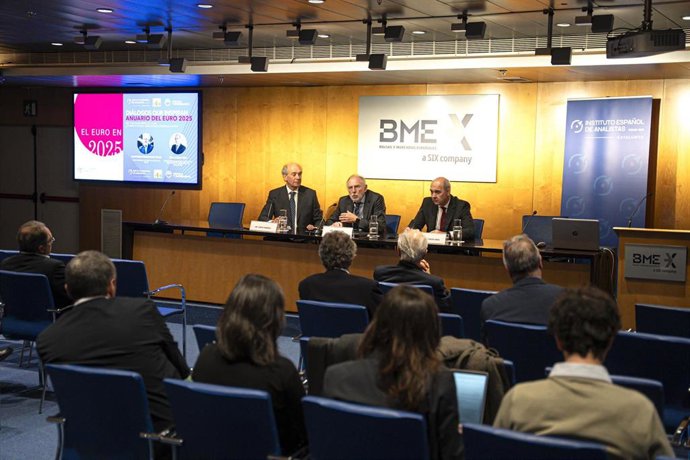 El Instituto Español de Analistas elabora 10 propuestas para simplificar la regulación financiera.