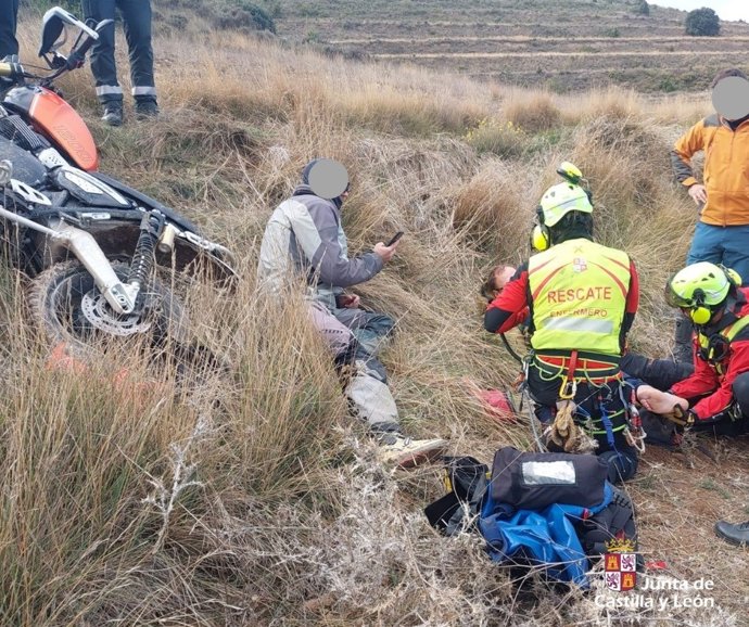 Rescate de un motorista tras sufrir una caída en las cercanías de Añavieja (Soria).