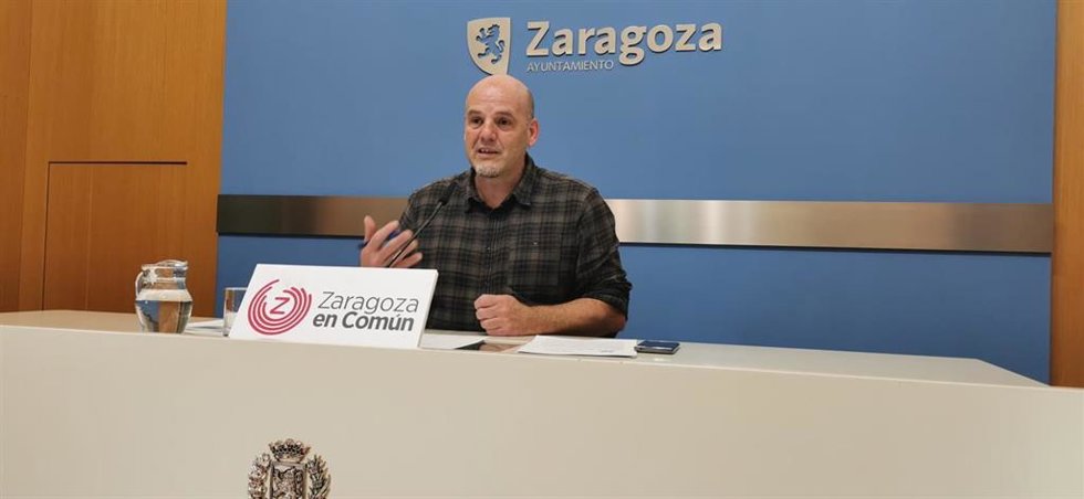 Archivo - El cncejal del grupo municipal de ZeC en el Ayuntamiento de Zaragoza, Suso Domínguez