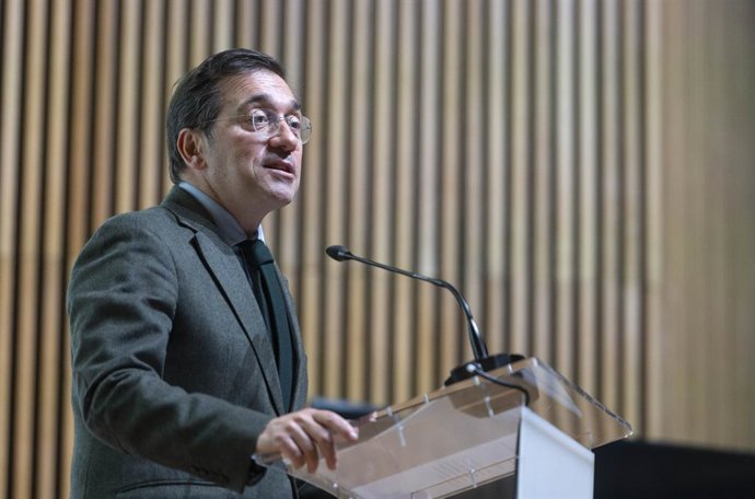 El Ministro de Asuntos Exteriores, Unión Europea y Cooperación, José Manuel Albares interviene durante el acto de presentación de un cupón extraordinario de la ONCE, a 2 de diciembre de 2025, en Madrid (España). El Grupo Social ONCE dedica el cupón al 40 