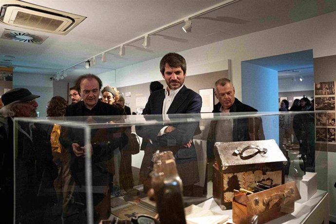 El ministro de Cultura inaugura la muestra ‘NO-DO. El mundo de ayer. Imagen y propaganda del franquismo’.