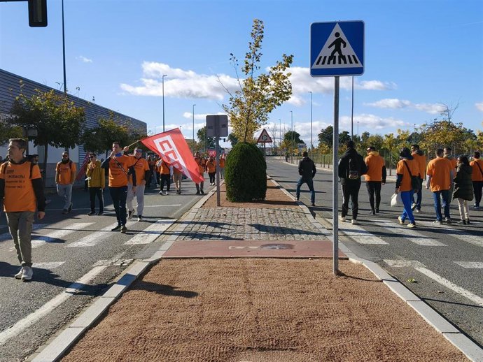 Trabajadores de Hitachi se han manifestado, de nuevo, por las calles de Córdoba.