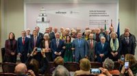 El Gobierno homenajea a 30 periodistas que contribuyeron a "construir la Andalucía y España que ahora somos"
