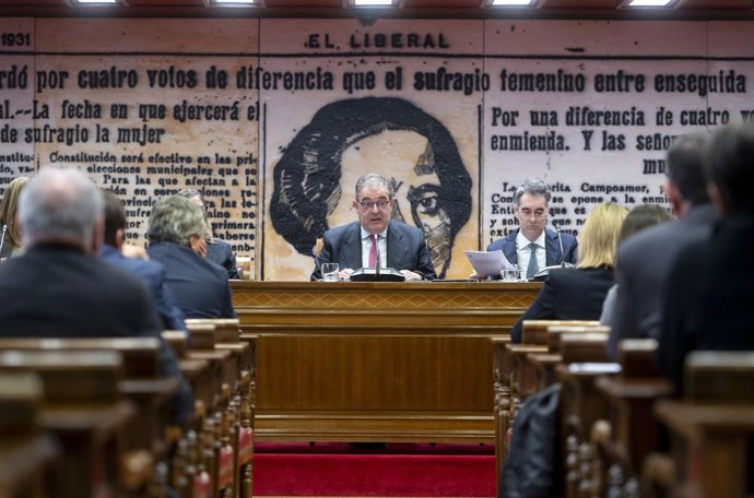 Archivo - Arquivo - O senador do PP, Gerardo Camps, durante a constituição da Comissão de Inquérito sobre a DANA, no Senado, em 20 de janeiro de 2025, em Madri (Espanha). O Senado estabeleceu hoje, 20 de janeiro, a Comissão de Inquérito sobre a DANA, que 