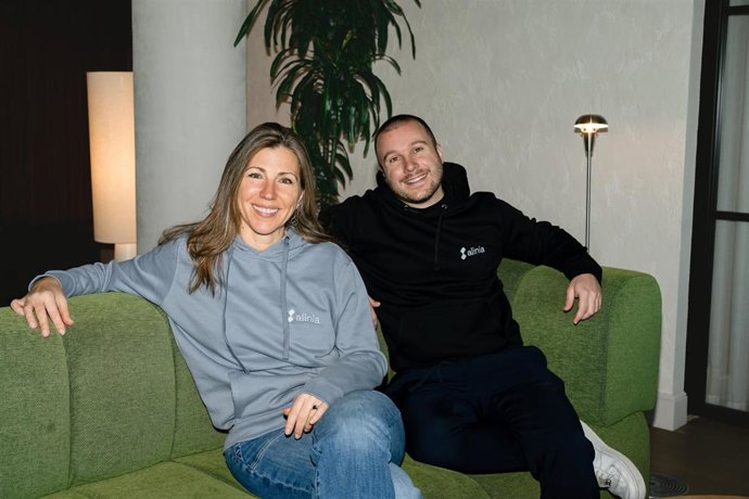 Ariadna Font Llitjós, Cofundadora y CEO de Alinia, y Carlos Muñoz Ferrandis, Cofundador y COO.