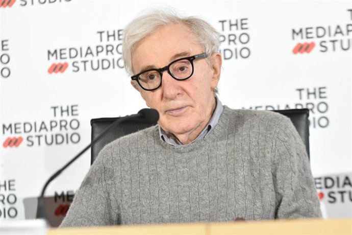Archivo - Woody Allen comparece con motivo del inicio del rodaje de su nueva película en San Sebastián, con el título provisional 'WASP2019'.