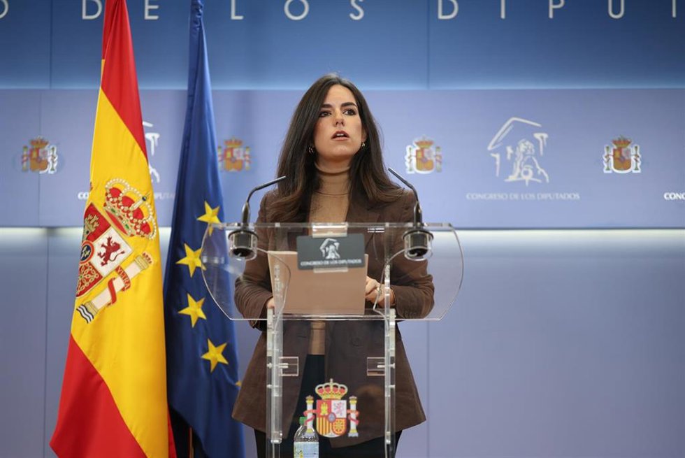 La portavoz de Vox en el Congreso, Pepa Millán, durante una rueda de prensa en el Congreso de los Diputados.