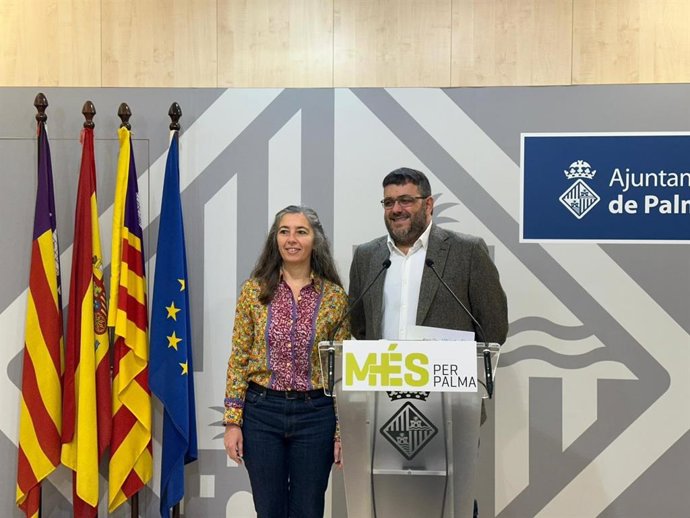 El diputado de SUMAR-MÉS, Vicenç Vidal, y la portavoz de MÉS per Palma, Neus Truyol,