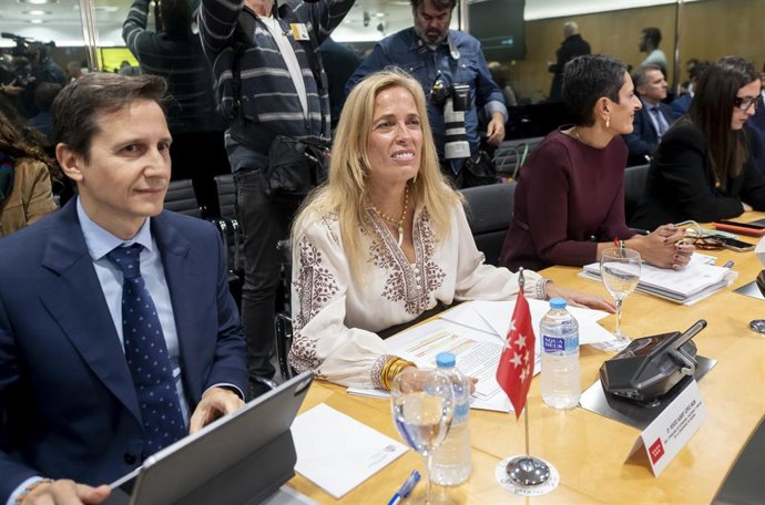 La consejera de Economía de la Comunidad de Madrid, Rocío Albert (c) durante la reunión del Consejo de Política Fiscal y Financiera (CPFF), en el Ministerio de Hacienda, 