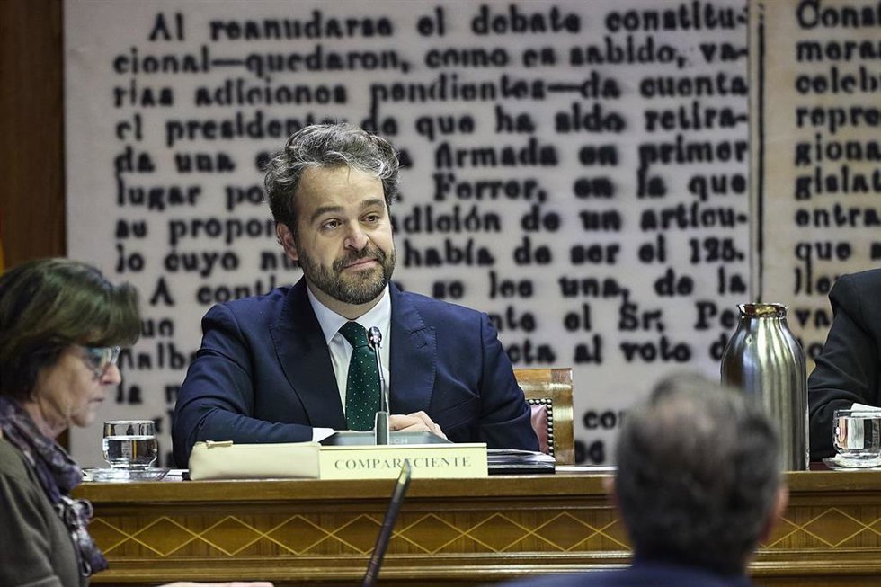 El secretario de Política Municipal y adjunto a la Secretaría de Organización del PSOE, Juanfran Serrano, en la comisión de investigación del Senado sobre el 'caso Koldo'.
