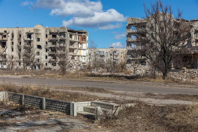 Archivo - Imagen de archivo de una calle de Ucrania tras los ataques de Rusia.  
