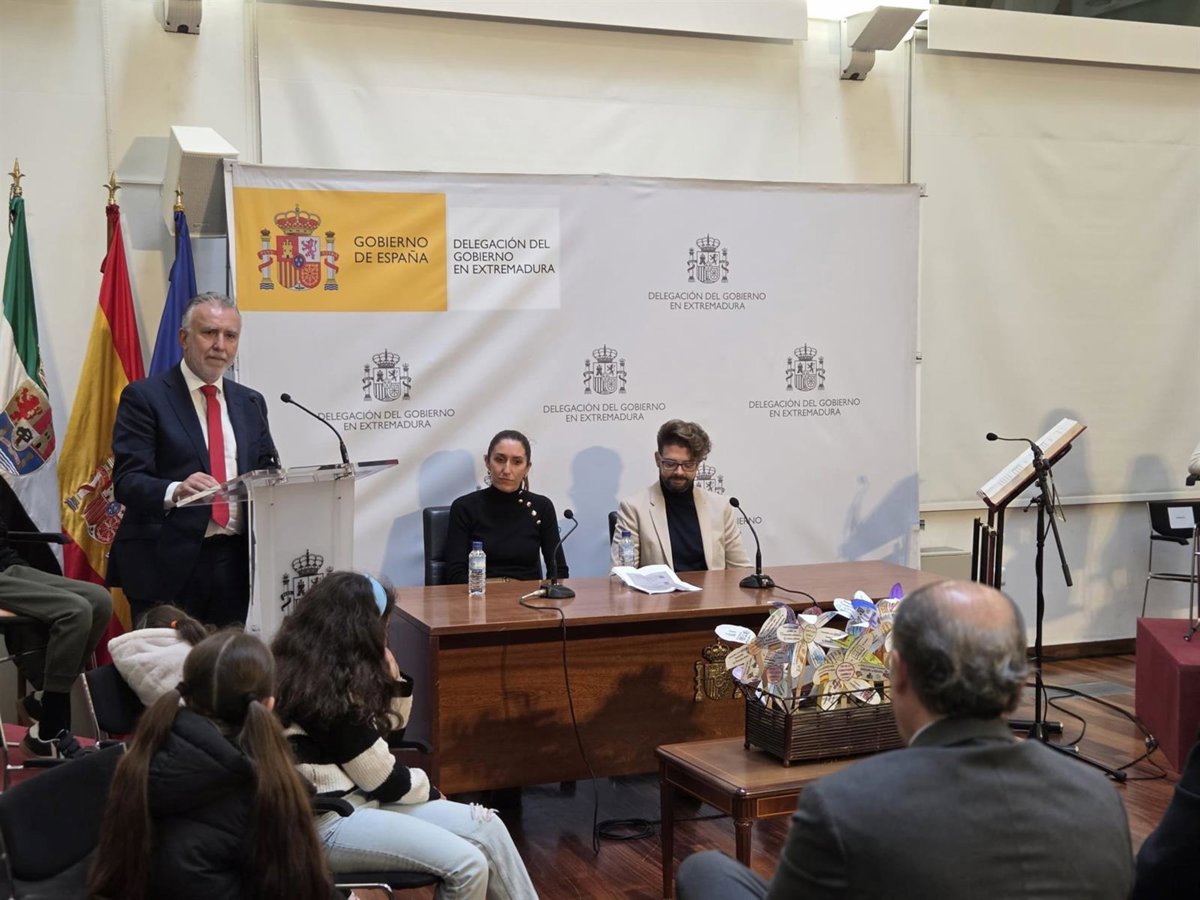 Ángel Víctor Torres defiende la Constitución como el texto que unió, reunió y volvió a unir a los españoles