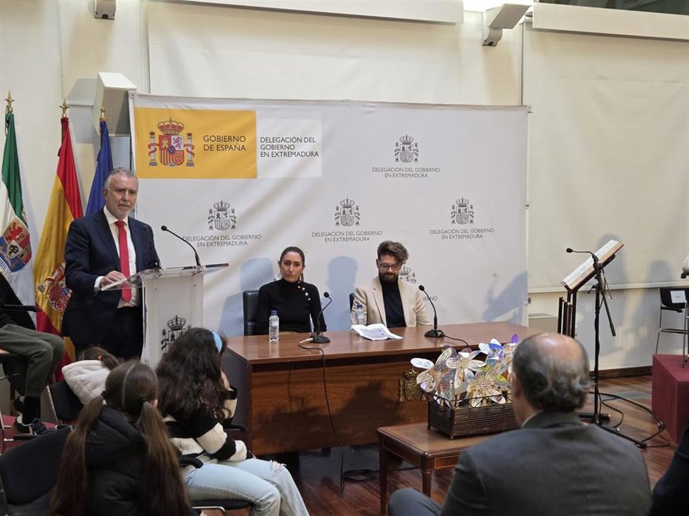 El ministro de Política Territorial y Memoria Democrática, Ángel Víctor Torres,participa en el acto del aniversario de la Constitución en la Delegación del Gobierno de Extremadura