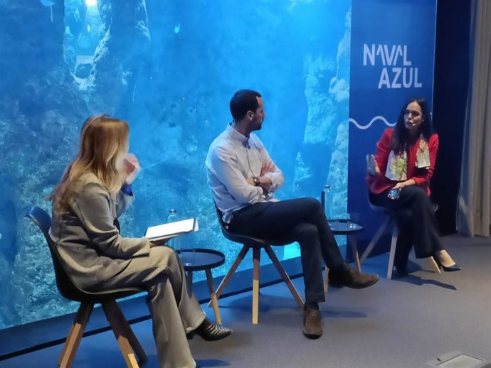 El inversor en Oceános y Climate Tech, Miguel de Ros, y la oceanógrafa y ambientóloga y CEO de Smart Blue Lab, María Gálvez, participan en la jornada 'Naval Azul, la nueva puerta al Atlántico',  celebrada en este día en el Bioparc Acuario de Gijón.