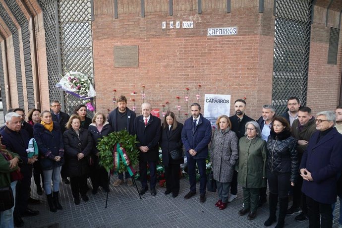 La Corporación municipal de Málaga rinde homenaje a la figura de García Caparrós
