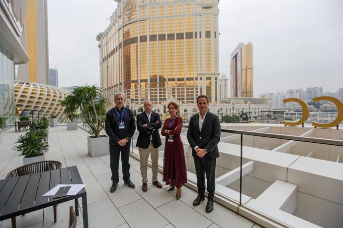 Representantes de la Delegación de Turismo del Ayuntamiento de Córdoba, el Instituto Municipal de Turismo (Imtur), la Asociación Provincial de Agencias de Viajes de Córdoba (Apavc) y la Associação Portuguesa das Agências de Viagens e Turismo (Apavt).