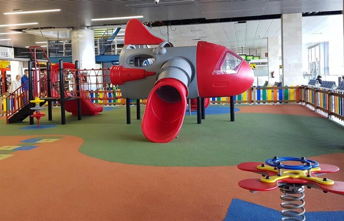 Archivo - Parque infantil en el Aeropuerto de Gran Canaria