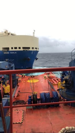 Fotografía del Grand Dahlia tomada desde el buque Don Inda.