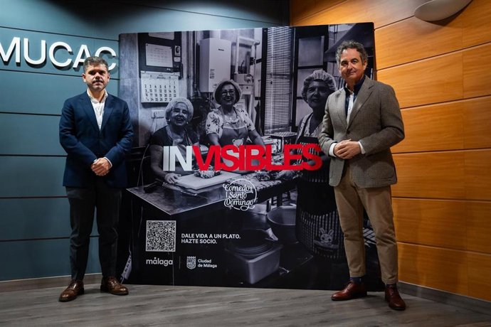 El director del Comedor Santo Domingo, Damián Lampérez, y Francisco Cantos, concejal delegado del Área de Derechos Sociales del Ayuntamiento de Málaga