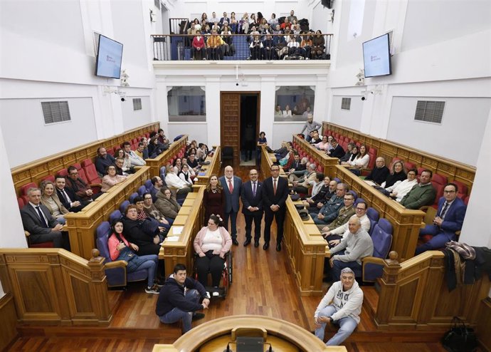 Pleno organizado junto a la Federación Provincial de Personas con Discapacidad Intelectual (Marsodeto) en las Cortes.